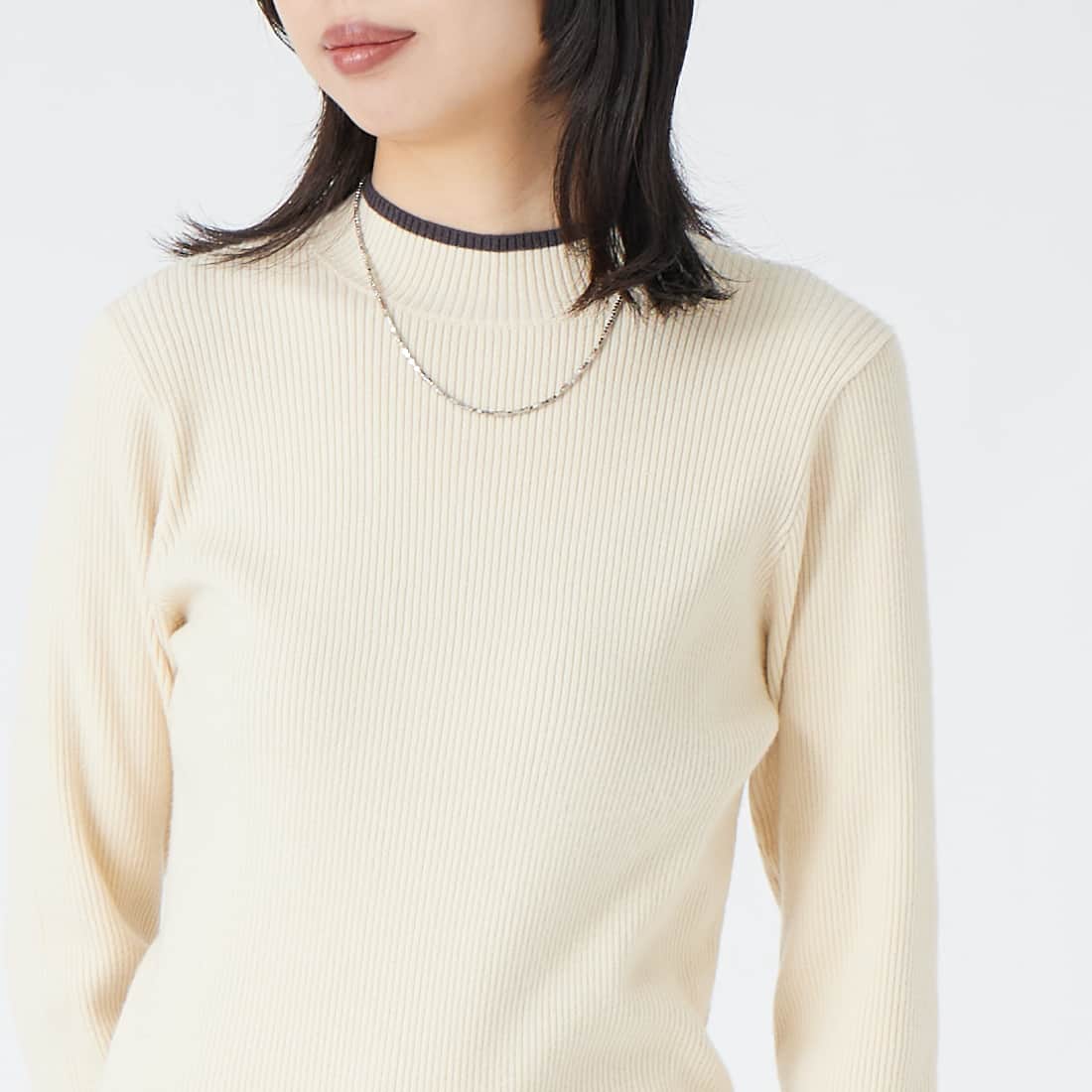 Maison de L'allure [メゾン ドゥ ラリュール] 配色リブプルオーバー [M23121008-1] 02 OFF/CCL &&モデル身長：162cm 着用サイズ：F&&