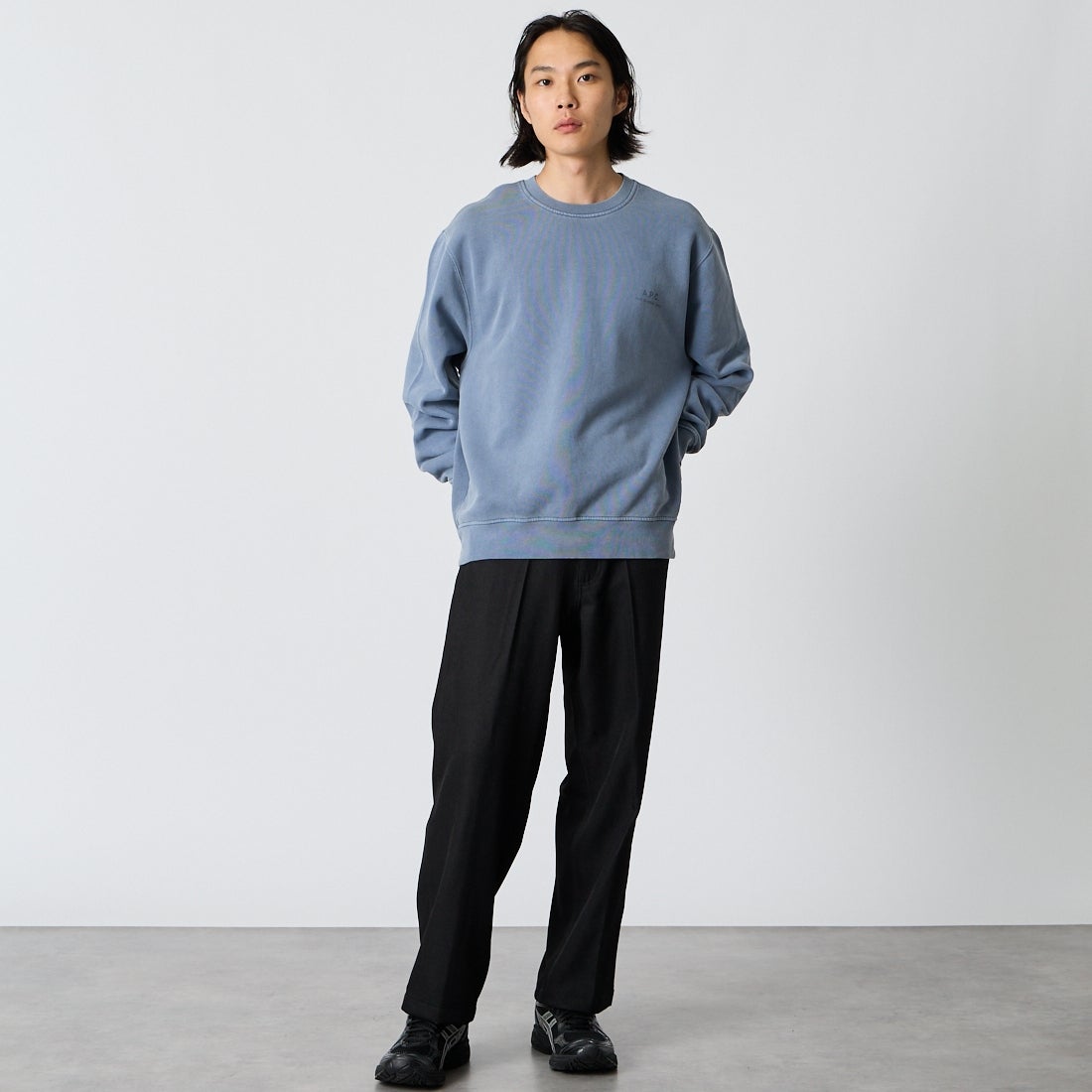 A.P.C. [アー・ペー・セー] Fernando スウェットシャツ [SWEATSHIRT-FERNANDO] 35 BLUE GR &&モデル身長：175cm 着用サイズ：M&&