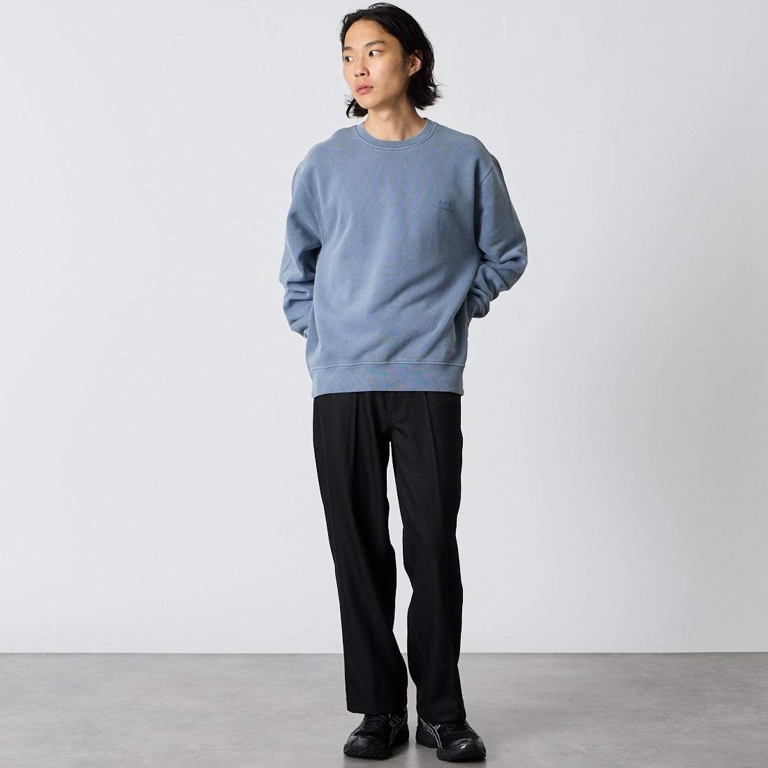 A.P.C. [アー・ペー・セー] Fernando スウェットシャツ [SWEATSHIRT-FERNANDO] 35 BLUE GR &&モデル身長：175cm 着用サイズ：M&&