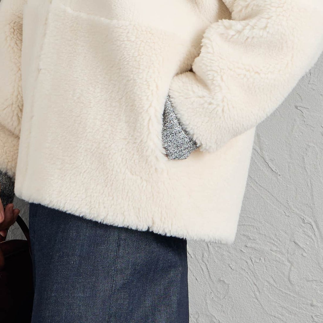 MICA&DEAL [マイカアンドディール] リバーシブルノーカラーボアコート [0126407320] OFF WHITE &&モデル身長：160cm 着用サイズ：F&&