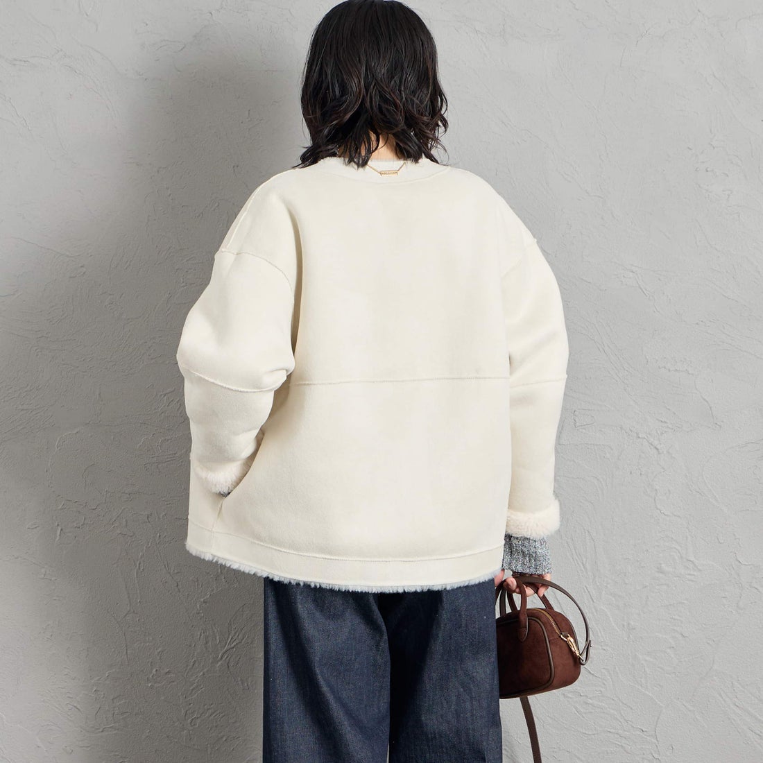 MICA&DEAL [マイカアンドディール] リバーシブルノーカラーボアコート [0126407320] OFF WHITE &&モデル身長：160cm 着用サイズ：F&&
