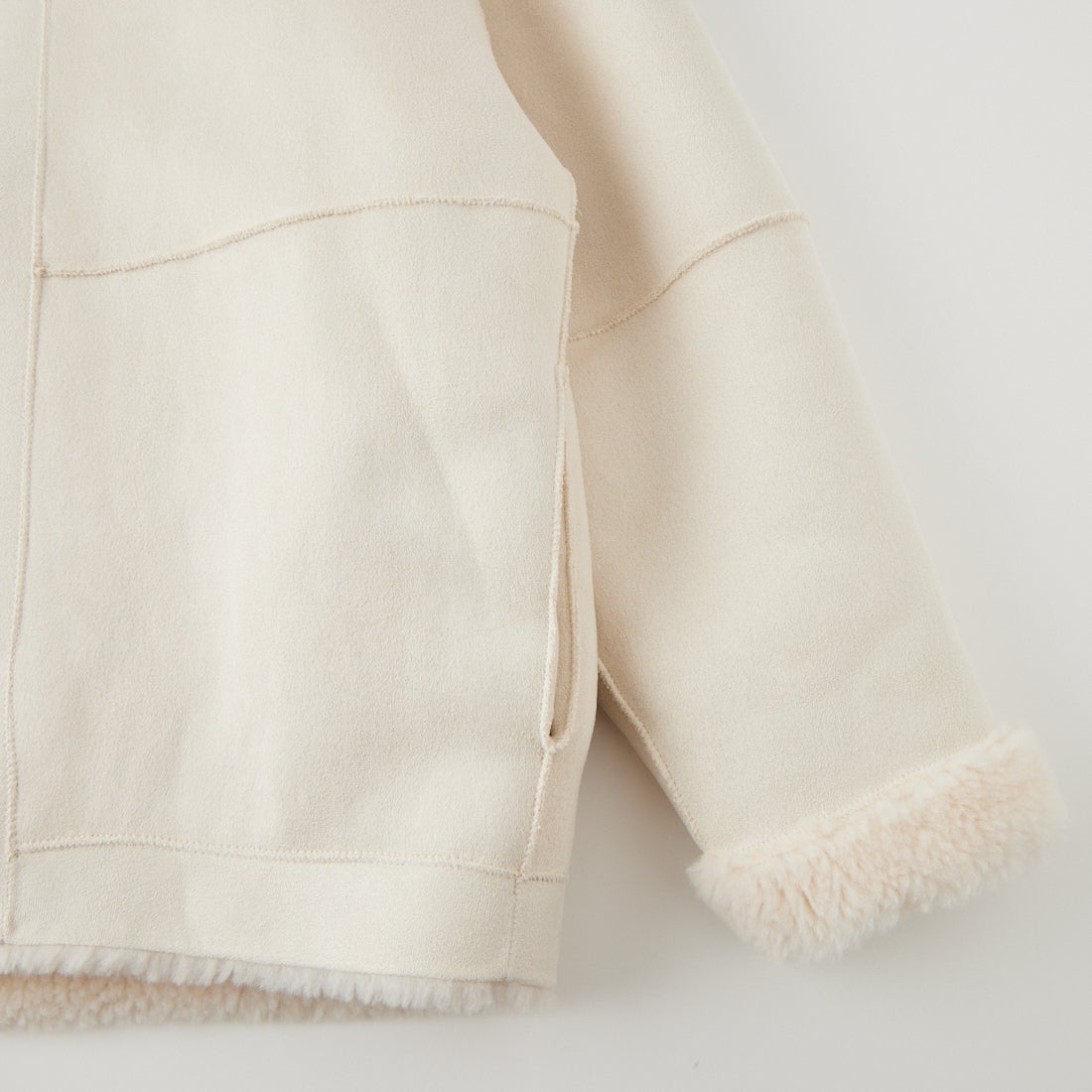 MICA&DEAL [マイカアンドディール] リバーシブルノーカラーボアコート [0126407320] OFF WHITE