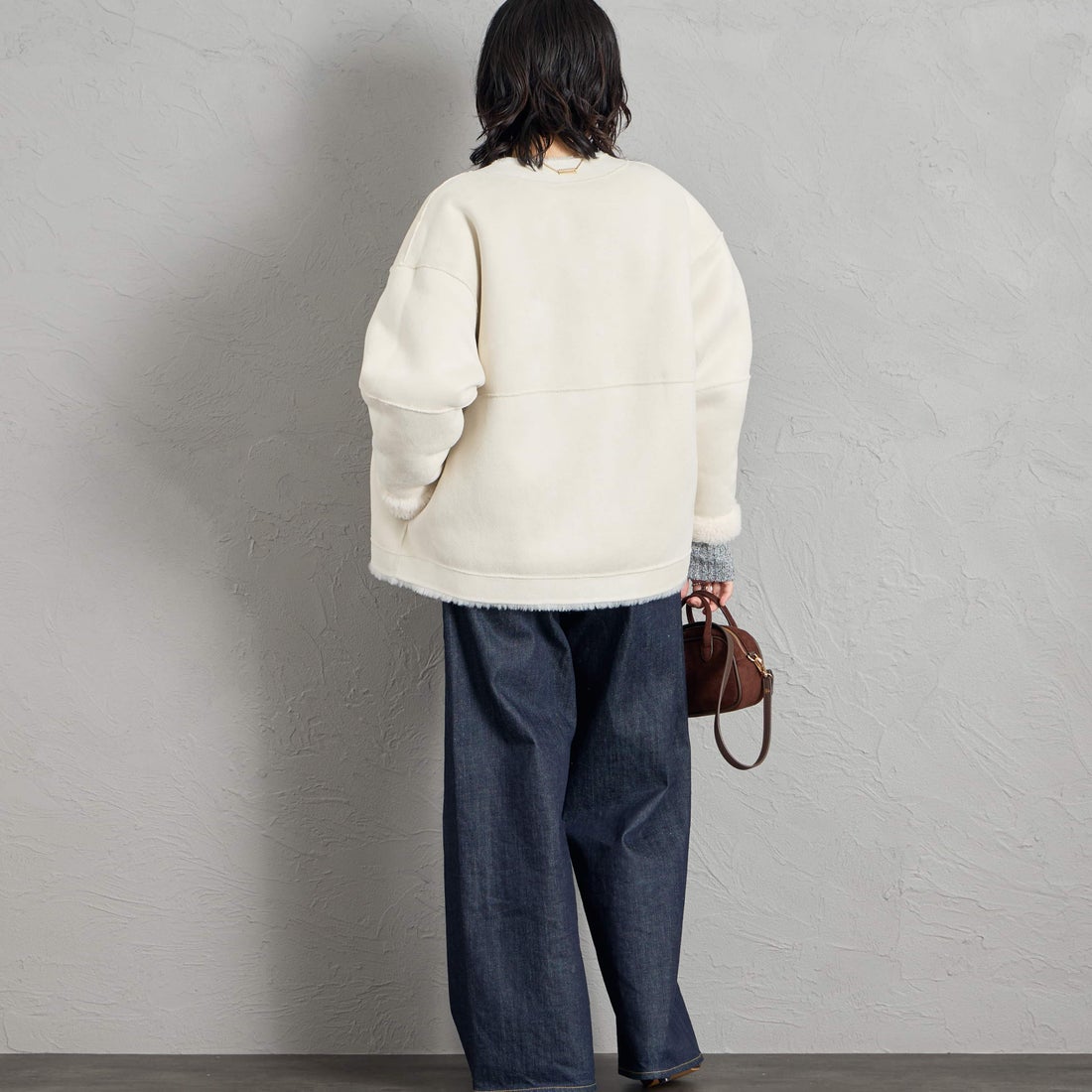 MICA&DEAL [マイカアンドディール] リバーシブルノーカラーボアコート [0126407320] OFF WHITE &&モデル身長：160cm 着用サイズ：F&&