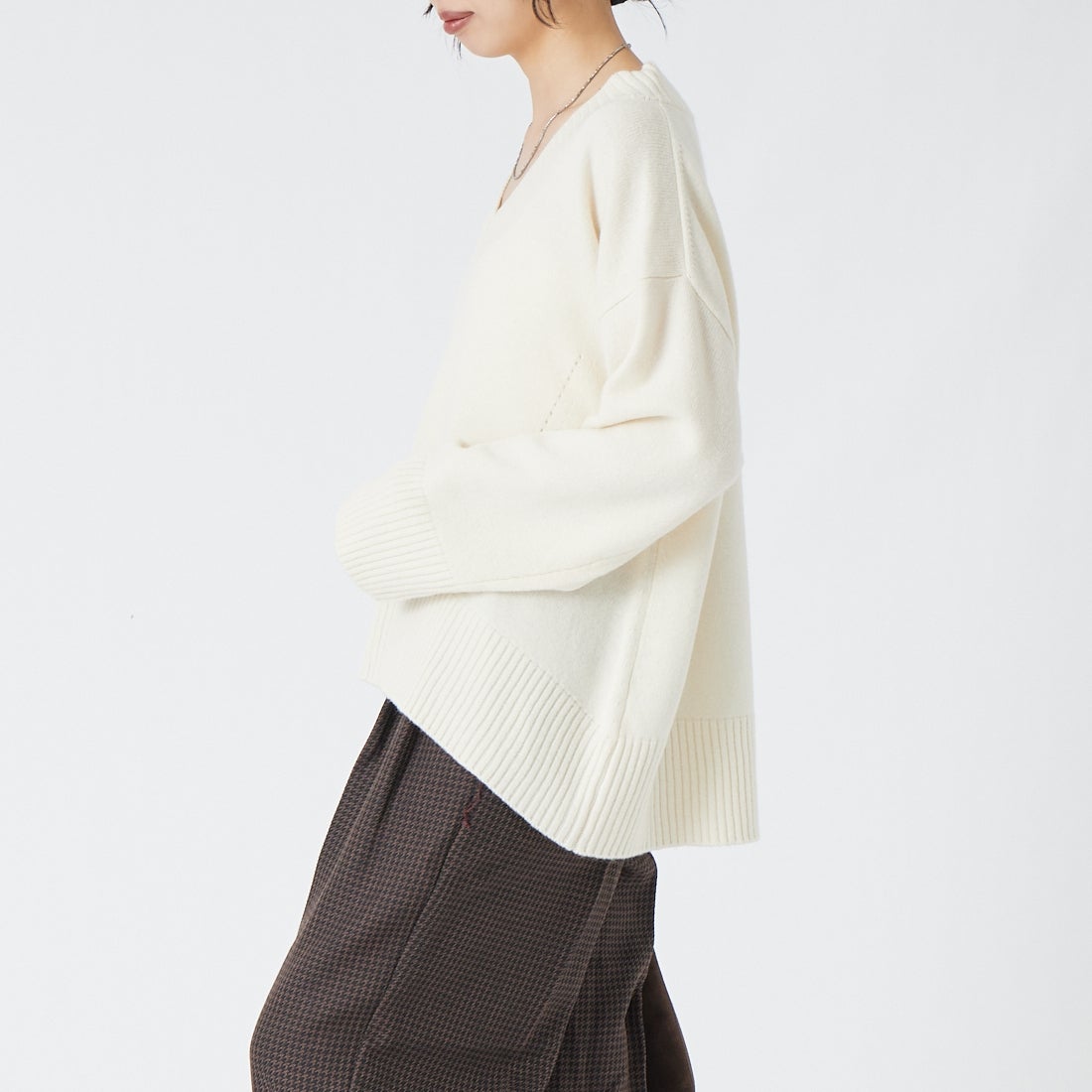 USINE [ユジーヌ] Vネックウールニット [11269844]ｵﾌ &&モデル身長：162cm 着用サイズ：F&&