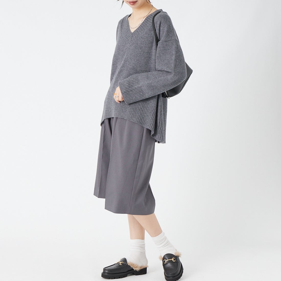 USINE [ユジーヌ] Vネックウールニット [11269844]ﾁｬｺｰﾙ &&モデル身長：162cm 着用サイズ：F&&
