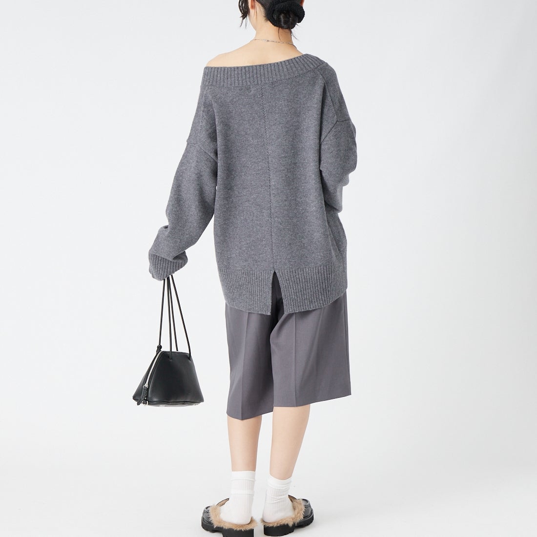 USINE [ユジーヌ] Vネックウールニット [11269844]ﾁｬｺｰﾙ &&モデル身長：162cm 着用サイズ：F&&