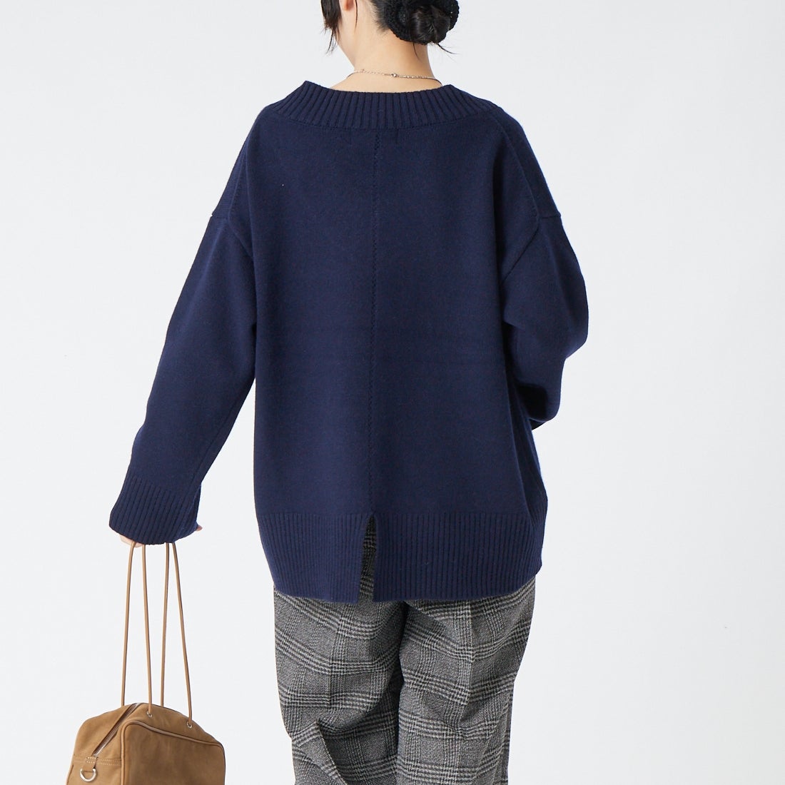 USINE [ユジーヌ] Vネックウールニット [11269844]ﾈｲﾋﾞｰ &&モデル身長：162cm 着用サイズ：F&&
