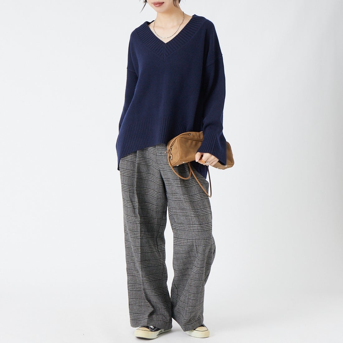 USINE [ユジーヌ] Vネックウールニット [11269844]ﾈｲﾋﾞｰ &&モデル身長：162cm 着用サイズ：F&&