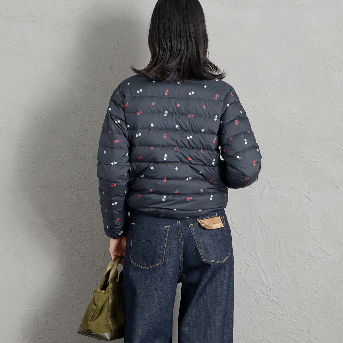 DANTON [ダントン] 花柄プリント クルーネックインナーダウンジャケット [DT-A0001ING] BLK FLOWER &&モデル身長：162cm 着用サイズ：S&&