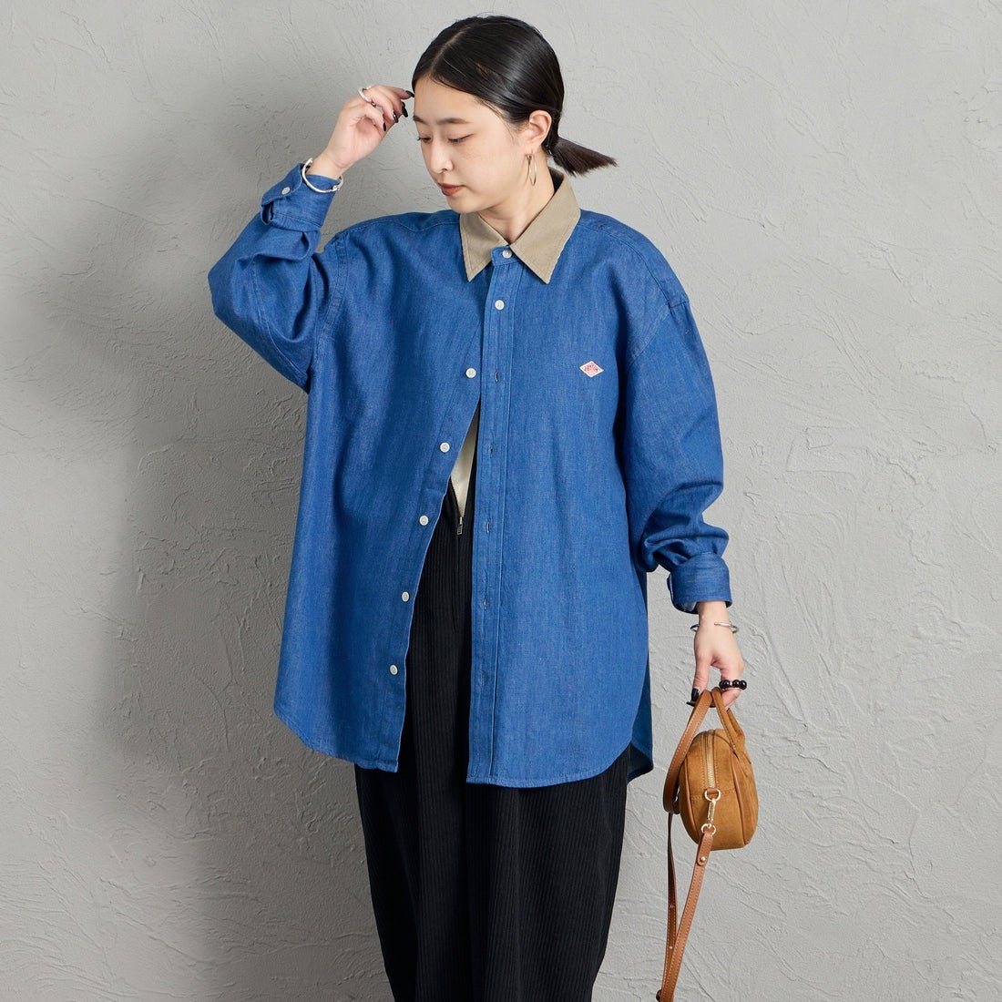 DANTON [ダントン] コーデュロイカラー ライトオンスデニムシャツ [DT-B0478SDM] LT.INDIGO &&モデル身長：150cm 着用サイズ：38&&