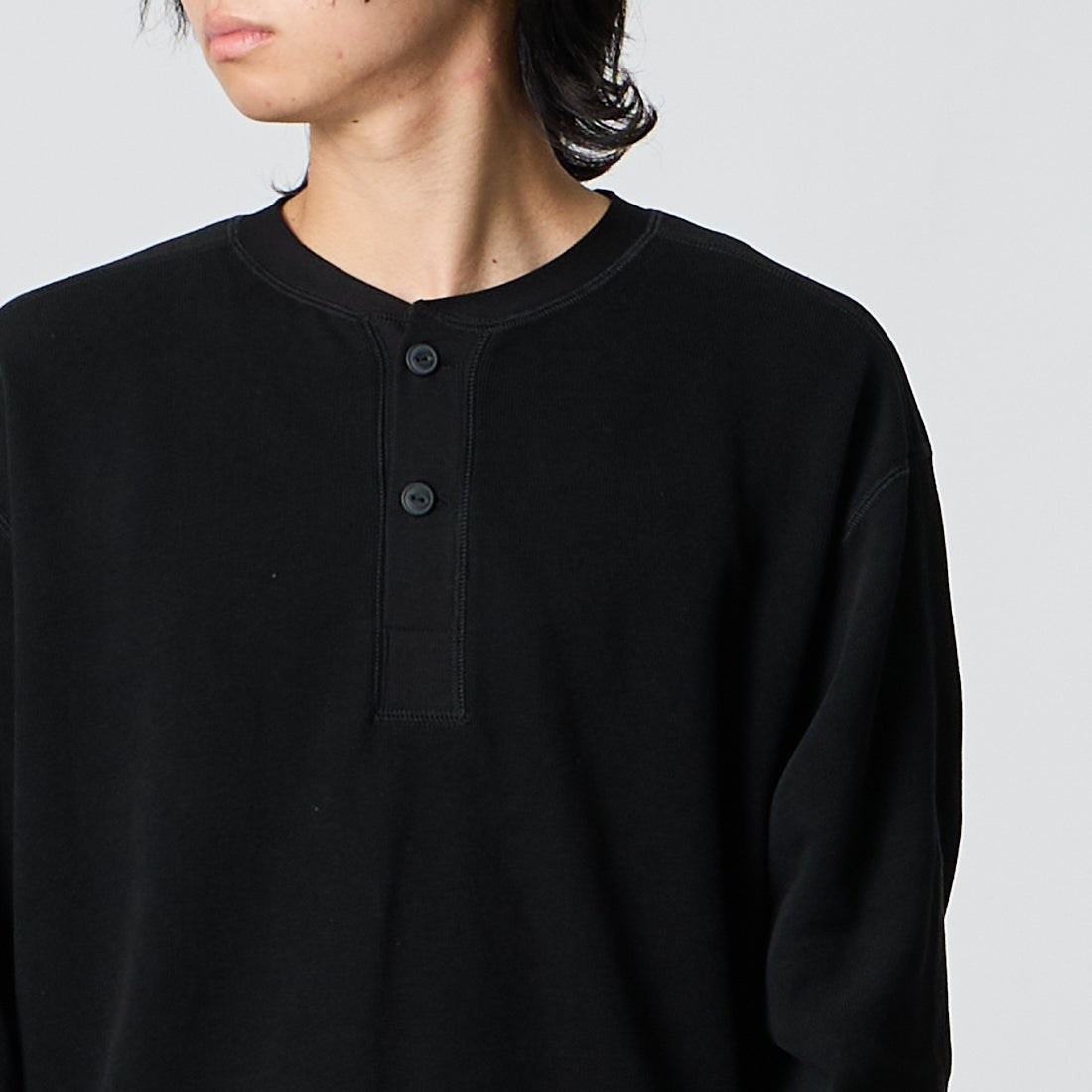 SCREEN STARS [スクリーンスターズ] 別注 スウェットライクヘンリーネックニット [2623-SB32-JF]BLACK &&モデル身長：177cm 着用サイズ：M&&