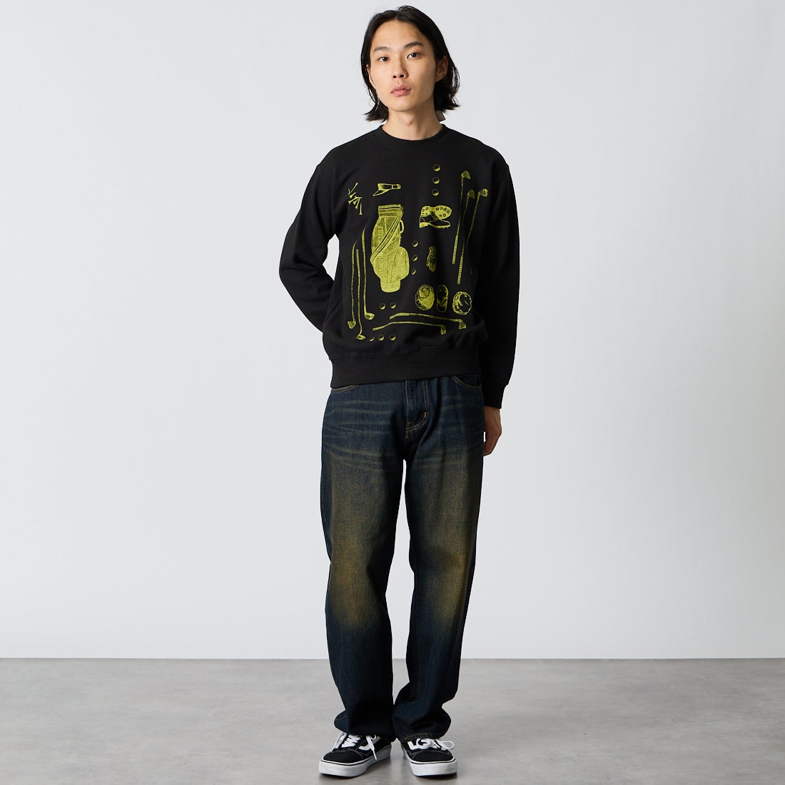 NEW VINTAGE GOLF [ニュービンテージゴルフ] 別注 プリントクルーネックスウェット [NVG-0608-JF] BLK/YELLOW &&モデル身長：175cm 着用サイズ：S&&