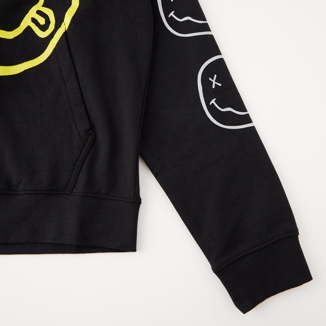 MUSIC TEE [ミュージックティー] NIRVANA ハッピーフェイスフルジップパーカー [HAPPY-FACE] BLACK