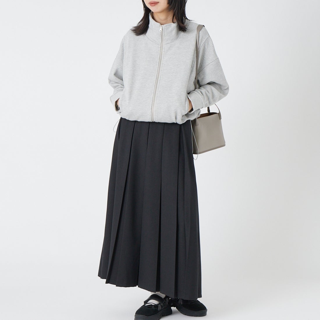 Jf Ready Made [ジェイエフレディメイド] 裏毛ジップブルゾン [3206101] 821 ﾓｸｸﾞﾚｰ &&モデル身長：162cm 着用サイズ：F&&
