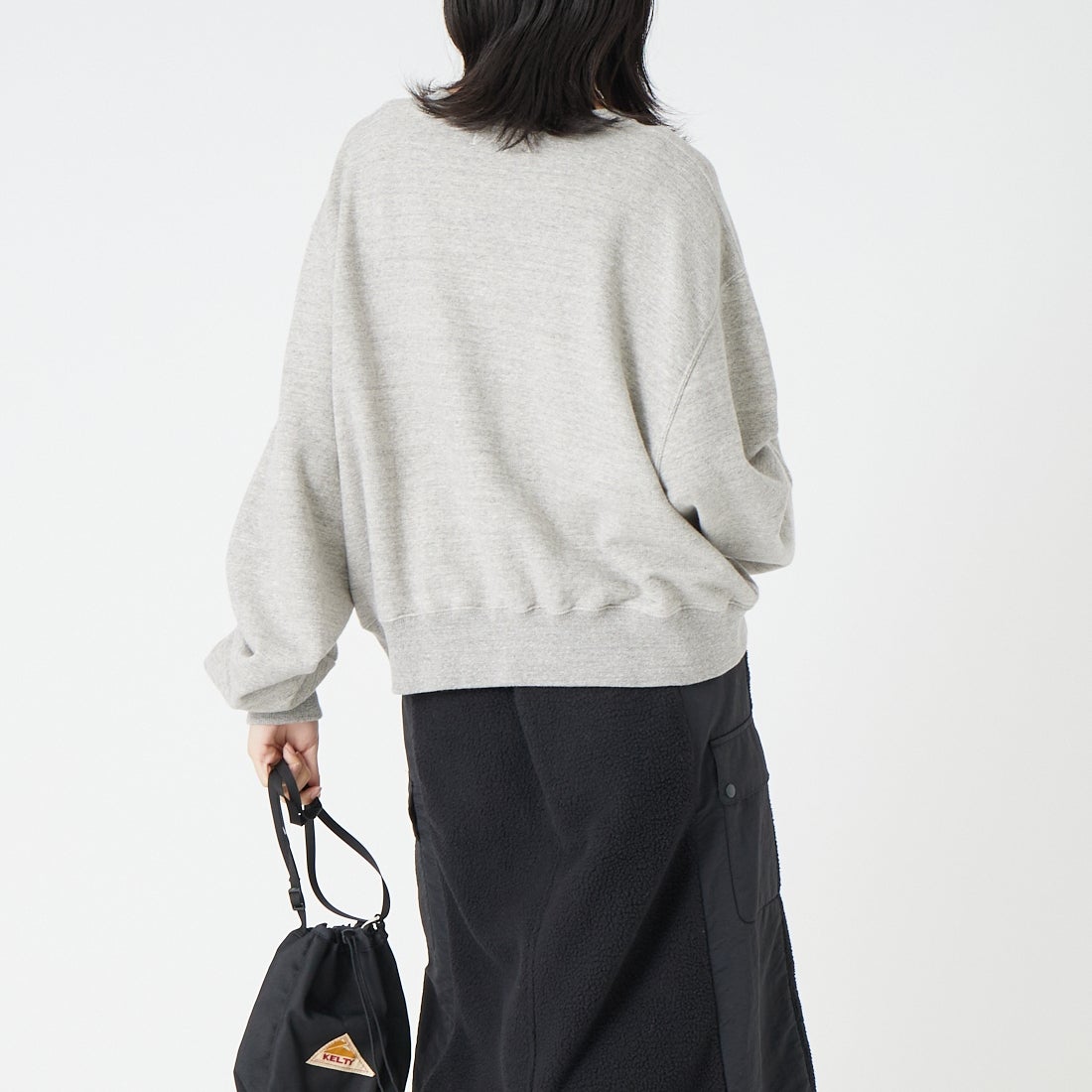 Oblada [オブラダ] HELLO クルーネックスウェット [S2510CU17] GRAY &&モデル身長：162cm 着用サイズ：F&&