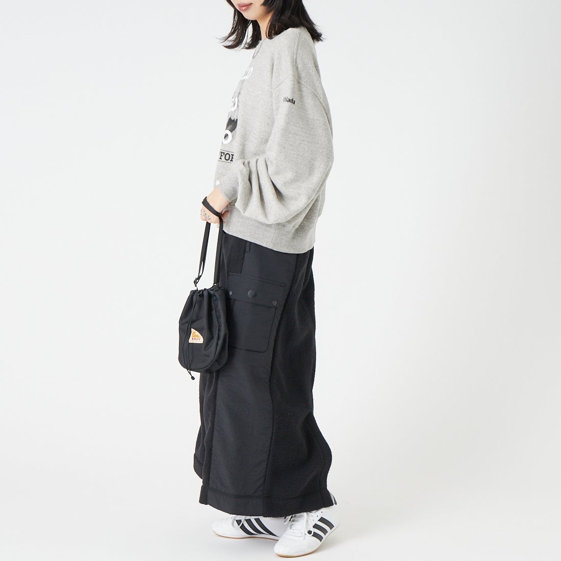 Oblada [オブラダ] HELLO クルーネックスウェット [S2510CU17] GRAY &&モデル身長：162cm 着用サイズ：F&&