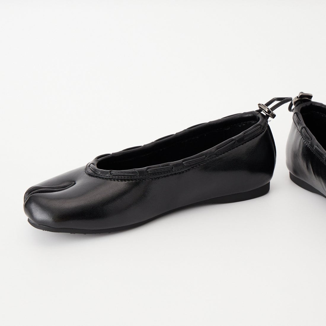 PAES [ペイズ] レザーストリングフラットシューズ [LEATHER-STRING-FLAT] BLACK