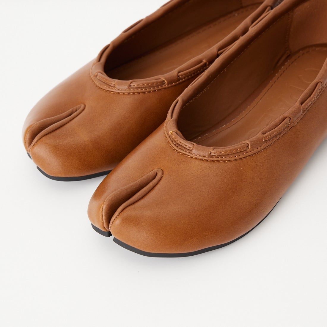 PAES [ペイズ] レザーストリングフラットシューズ [LEATHER-STRING-FLAT] BROWN