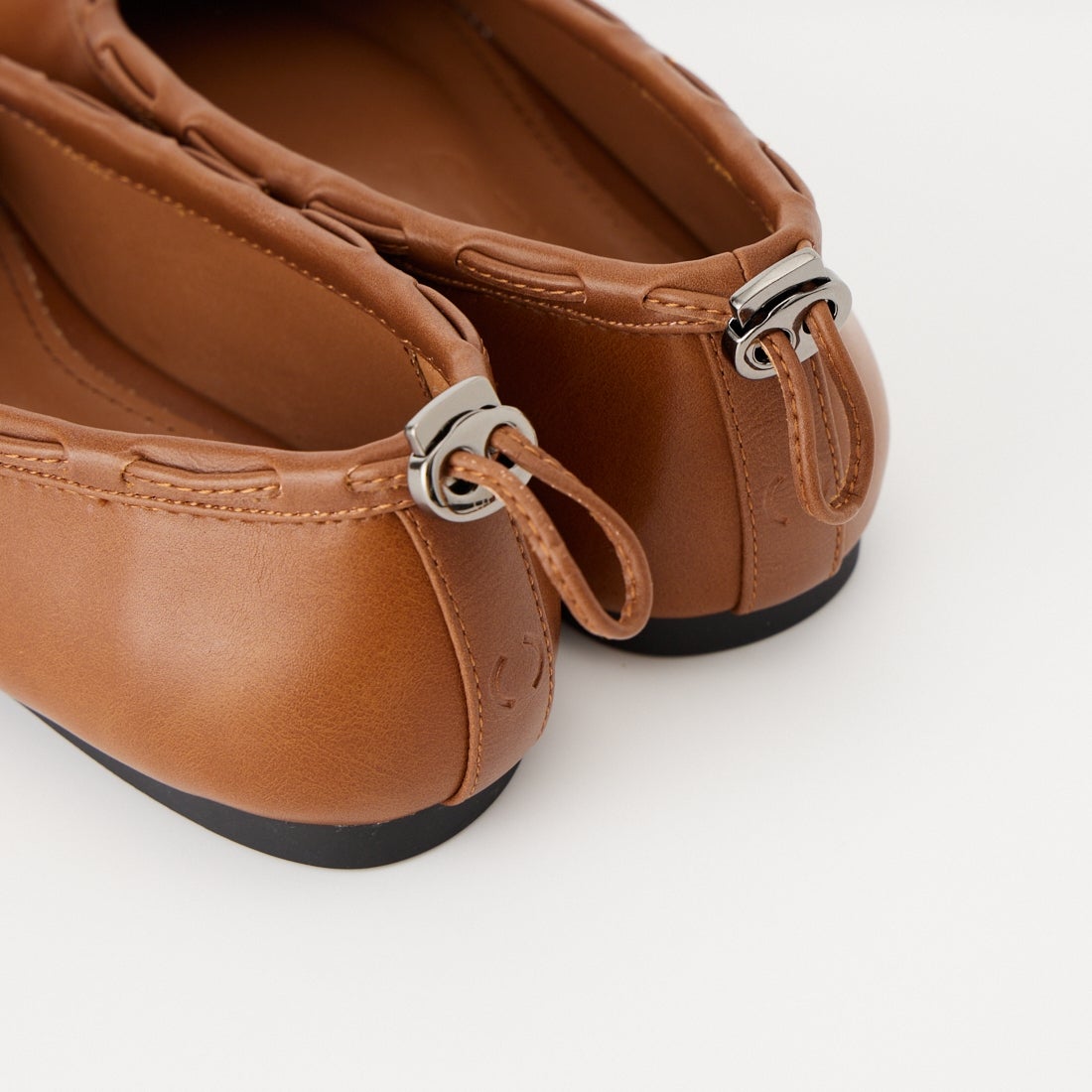 PAES [ペイズ] レザーストリングフラットシューズ [LEATHER-STRING-FLAT] BROWN