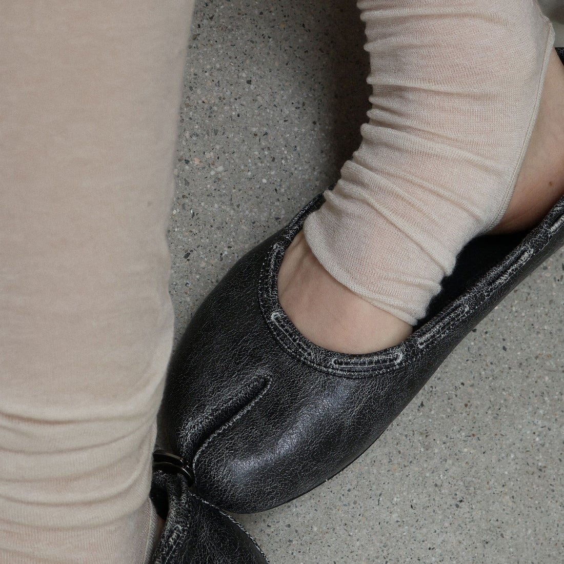 PAES [ペイズ] レザーストリングフラットシューズ [LEATHER-STRING-FLAT] VINT.BLACK