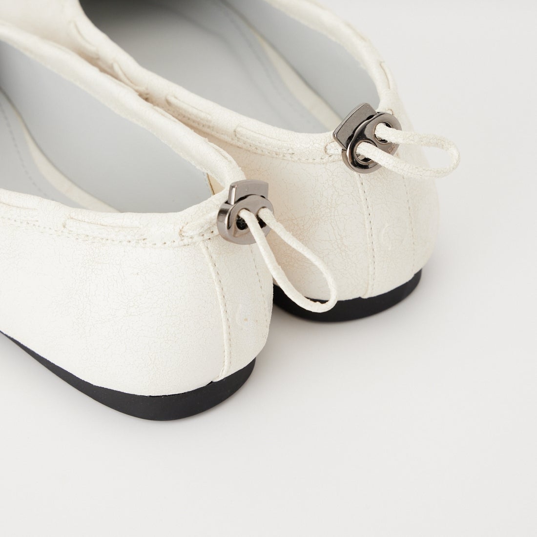 PAES [ペイズ] レザーストリングフラットシューズ [LEATHER-STRING-FLAT] VINT.WHITE