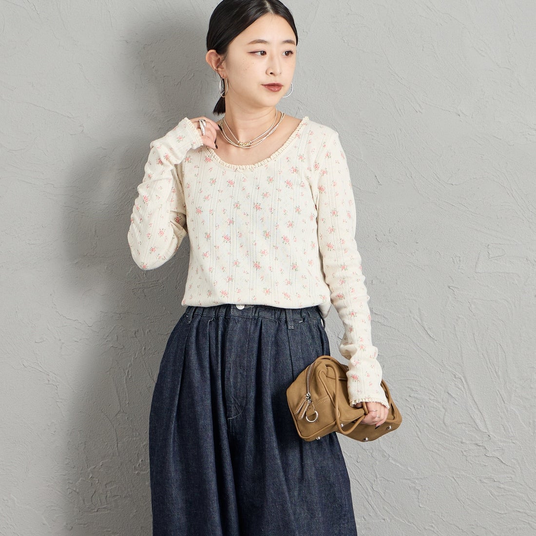 JE MORGAN [ジェイイーモーガン] レーストリミングカットソー [JG026-59S] 33 NAT/PNK &&モデル身長：150cm 着用サイズ：F&&