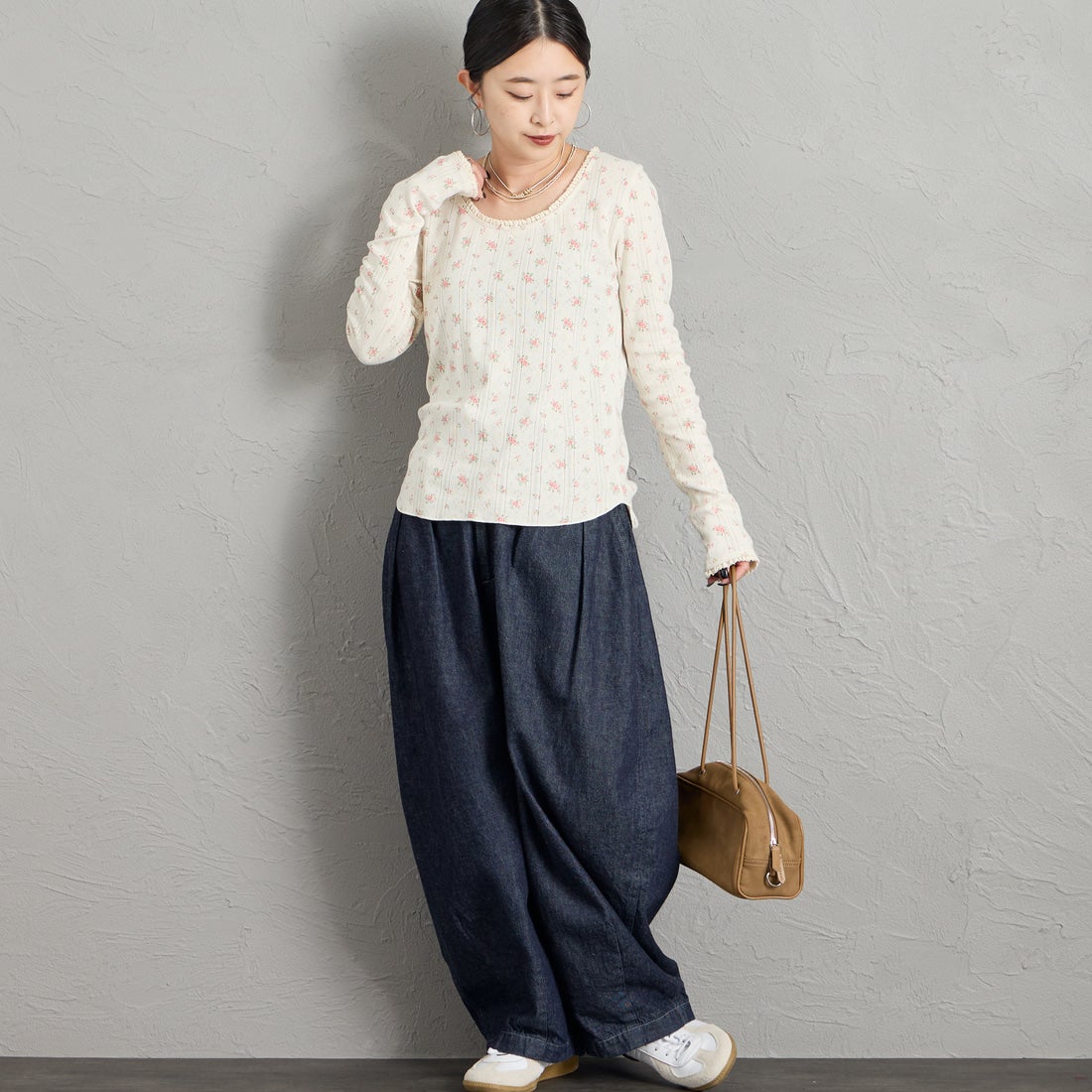 JE MORGAN [ジェイイーモーガン] レーストリミングカットソー [JG026-59S] 33 NAT/PNK &&モデル身長：150cm 着用サイズ：F&&
