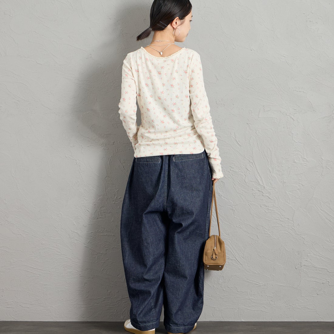 JE MORGAN [ジェイイーモーガン] レーストリミングカットソー [JG026-59S] 33 NAT/PNK &&モデル身長：150cm 着用サイズ：F&&