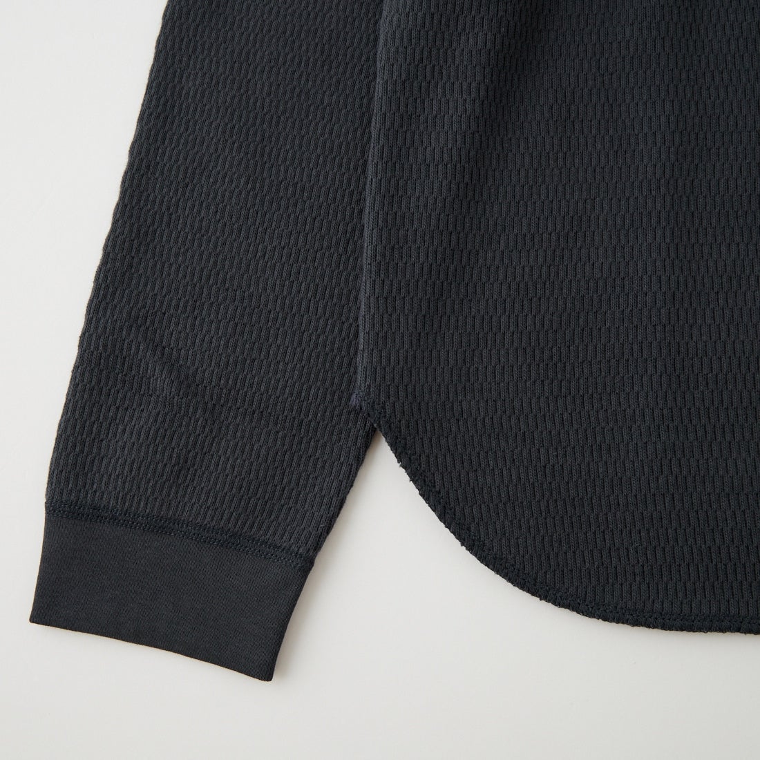 ARMY TWILL SANFORIZED [アーミーツイル サンフォライズド] ハニカムヘンリーネックTシャツ [AM-2653007] CHARCOAL