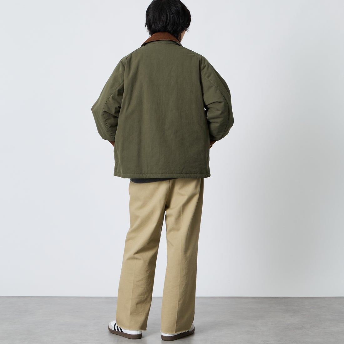 ARMY TWILL SANFORIZED [アーミーツイル サンフォライズド] 別注 中綿入り FIREMANミリタリージャケット [AM-2654501-INT-JF] SAGE &&モデル身長：177cm 着用サイズ：L&&