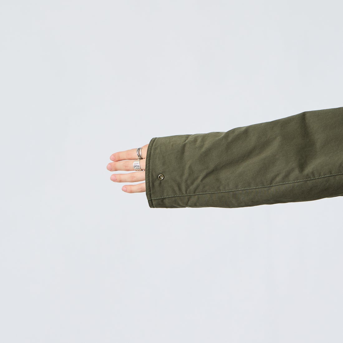 ARMY TWILL SANFORIZED [アーミーツイル サンフォライズド] 別注 中綿入り FIREMANミリタリージャケット [AM-2654501-INT-JF] SAGE &&モデル身長：177cm 着用サイズ：L&&
