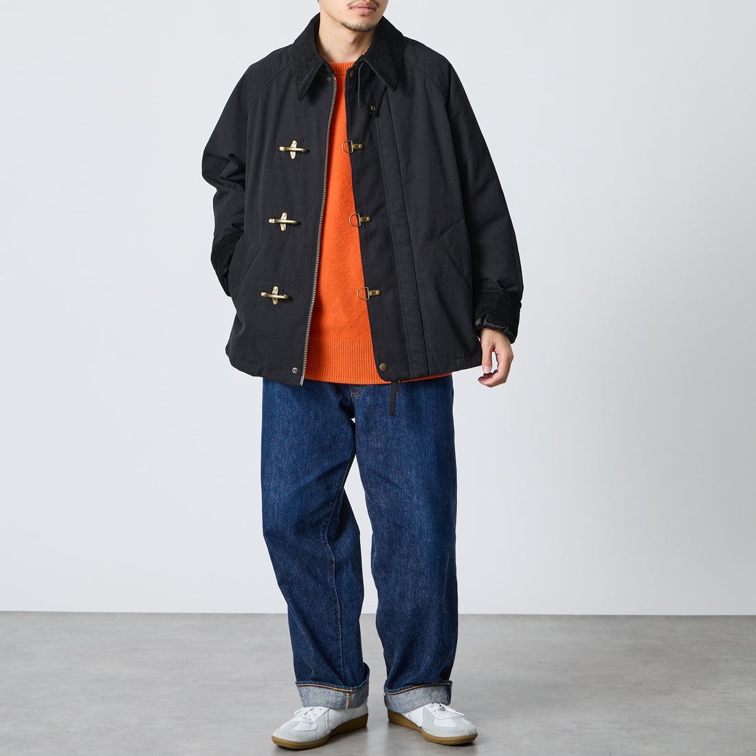 ARMY TWILL SANFORIZED [アーミーツイル サンフォライズド] 別注 中綿入り FIREMANミリタリージャケット [AM-2654501-INT-JF] BLACK &&モデル身長：168cm 着用サイズ：L&&