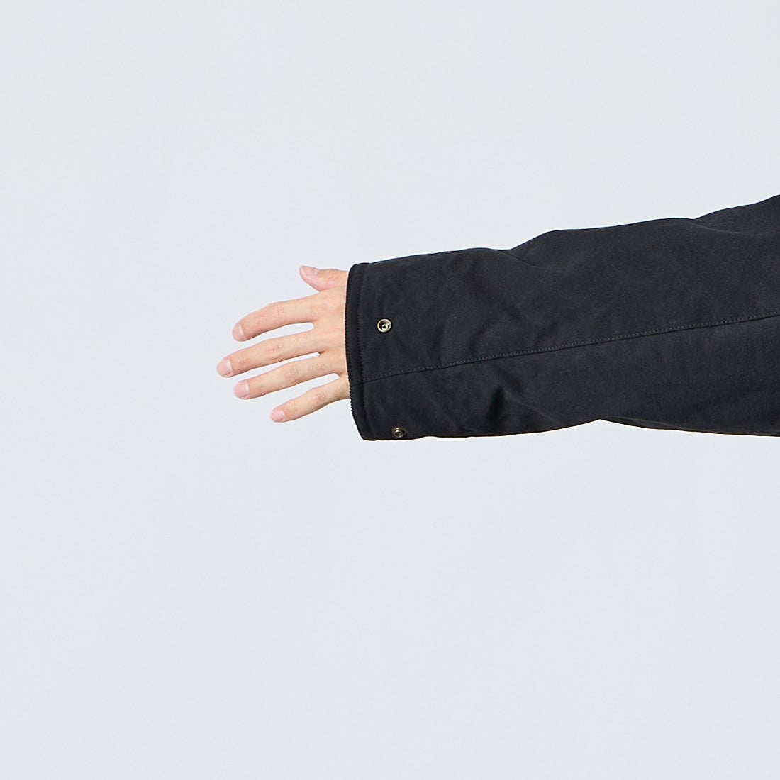 ARMY TWILL SANFORIZED [アーミーツイル サンフォライズド] 別注 中綿入り FIREMANミリタリージャケット [AM-2654501-INT-JF] BLACK &&モデル身長：168cm 着用サイズ：L&&