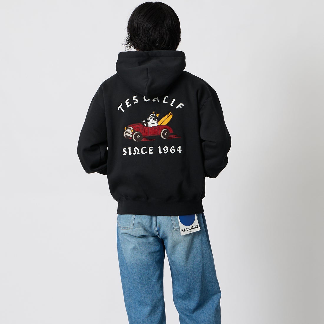 The Endless Summer [エンドレスサマー] BUHI 刺繍パーカー [1050-26774303] 01 BLACK &&モデル身長：177cm 着用サイズ：M&&