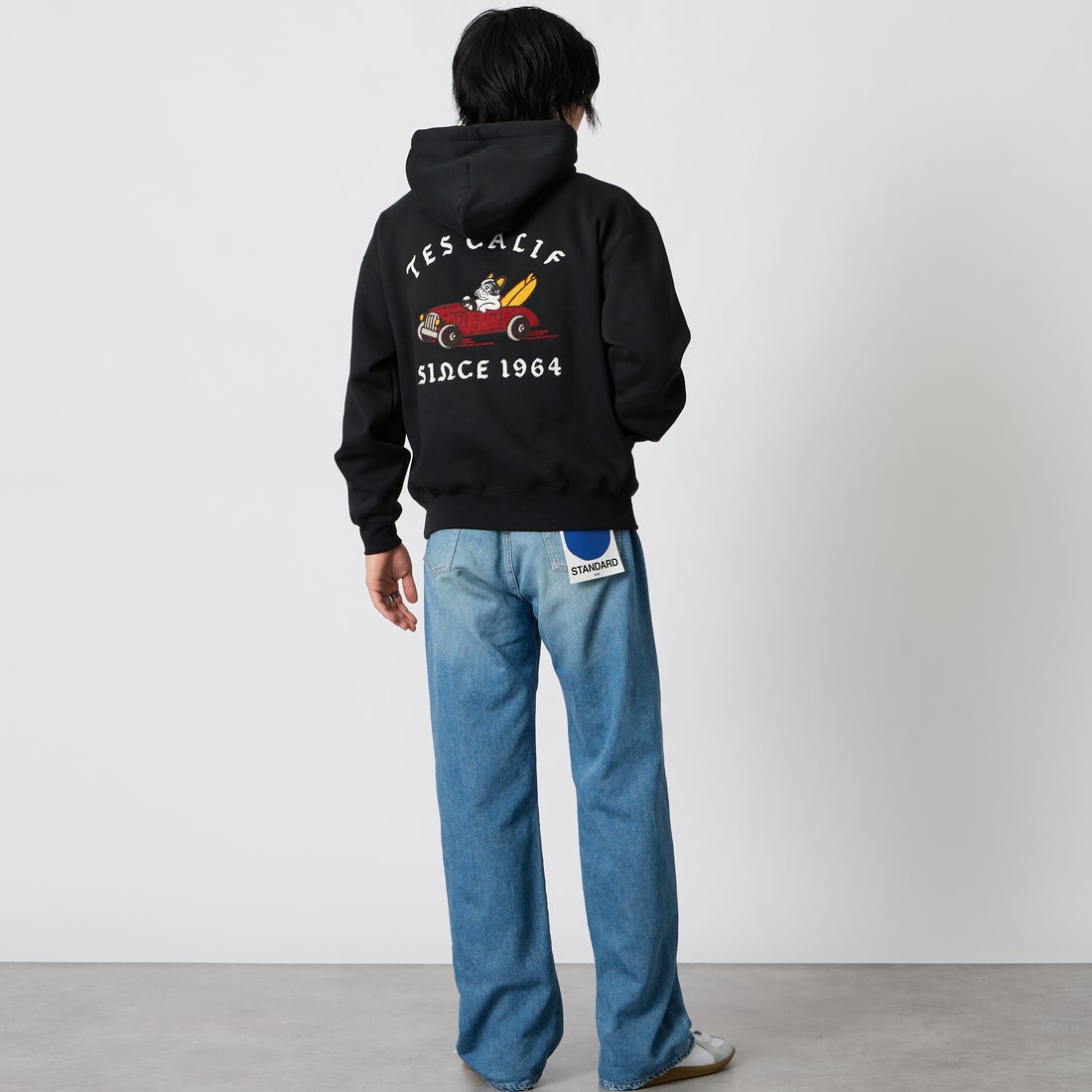 The Endless Summer [エンドレスサマー] BUHI 刺繍パーカー [1050-26774303] 01 BLACK &&モデル身長：177cm 着用サイズ：M&&