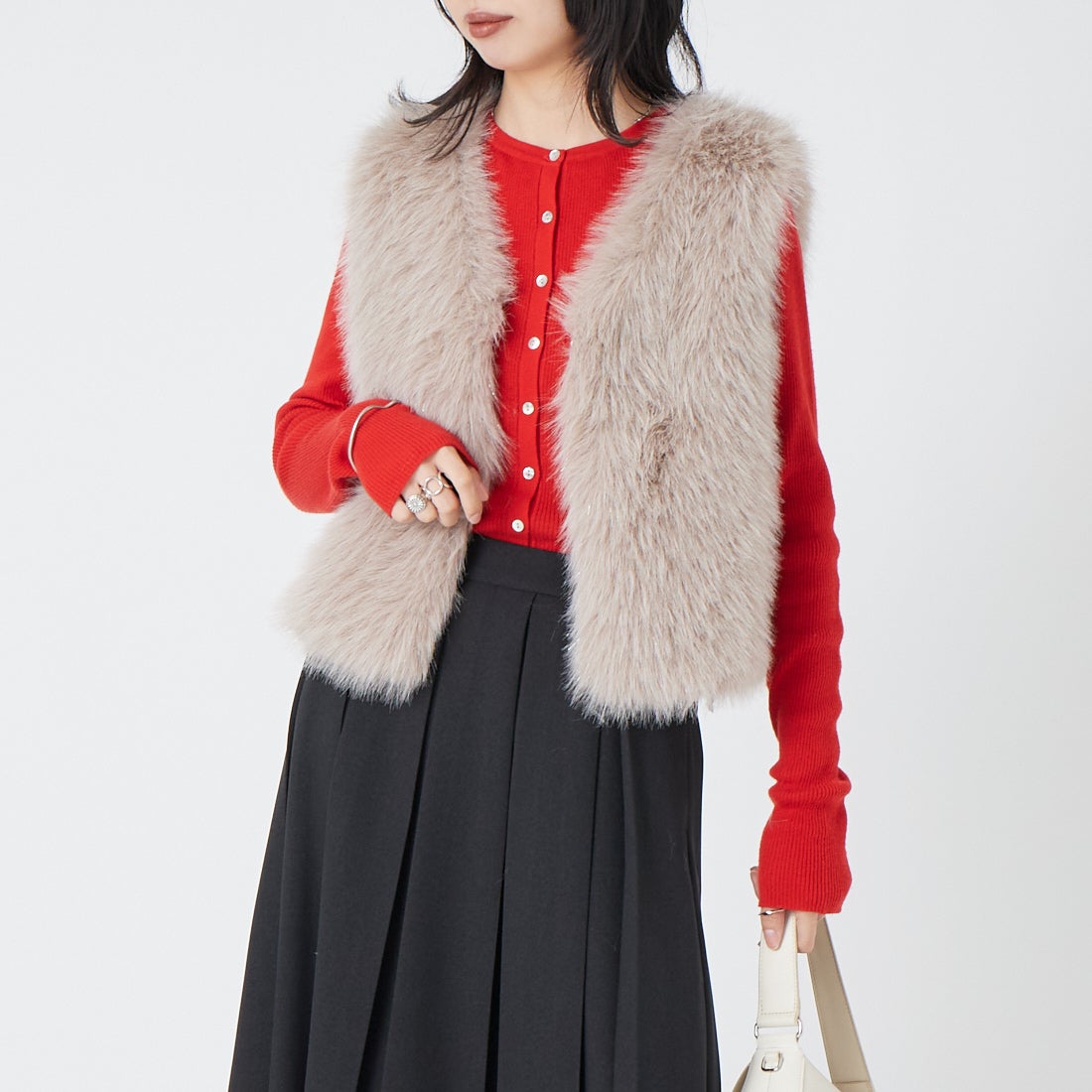 Jeans Factory Clothes [ジーンズファクトリークローズ] ラメファーベスト [21269066] ﾍﾞｰｼﾞｭ &&モデル身長：162cm 着用サイズ：F&&