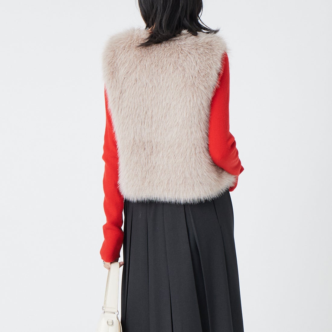 Jeans Factory Clothes [ジーンズファクトリークローズ] ラメファーベスト [21269066] ﾍﾞｰｼﾞｭ &&モデル身長：162cm 着用サイズ：F&&