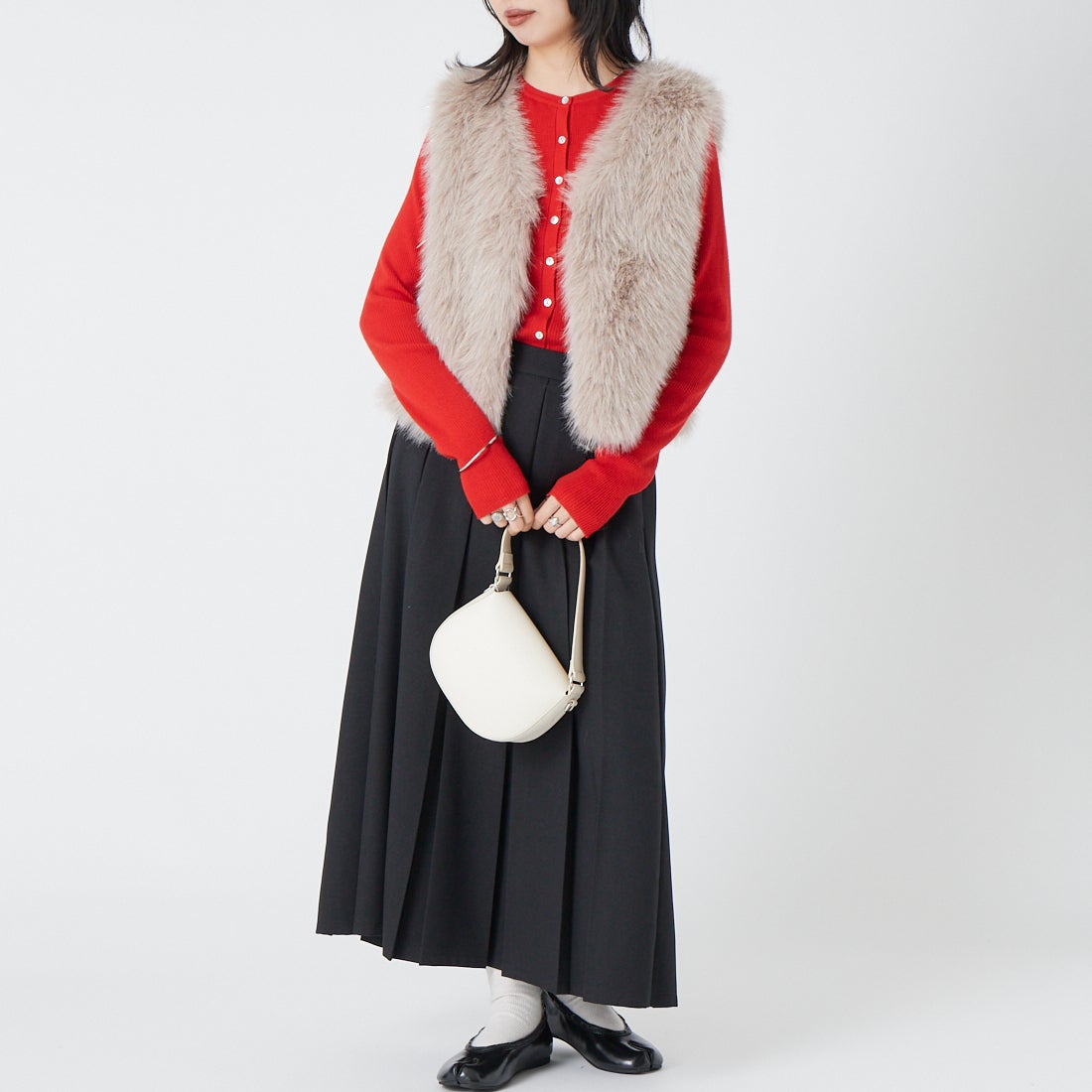Jeans Factory Clothes [ジーンズファクトリークローズ] ラメファーベスト [21269066] ﾍﾞｰｼﾞｭ &&モデル身長：162cm 着用サイズ：F&&