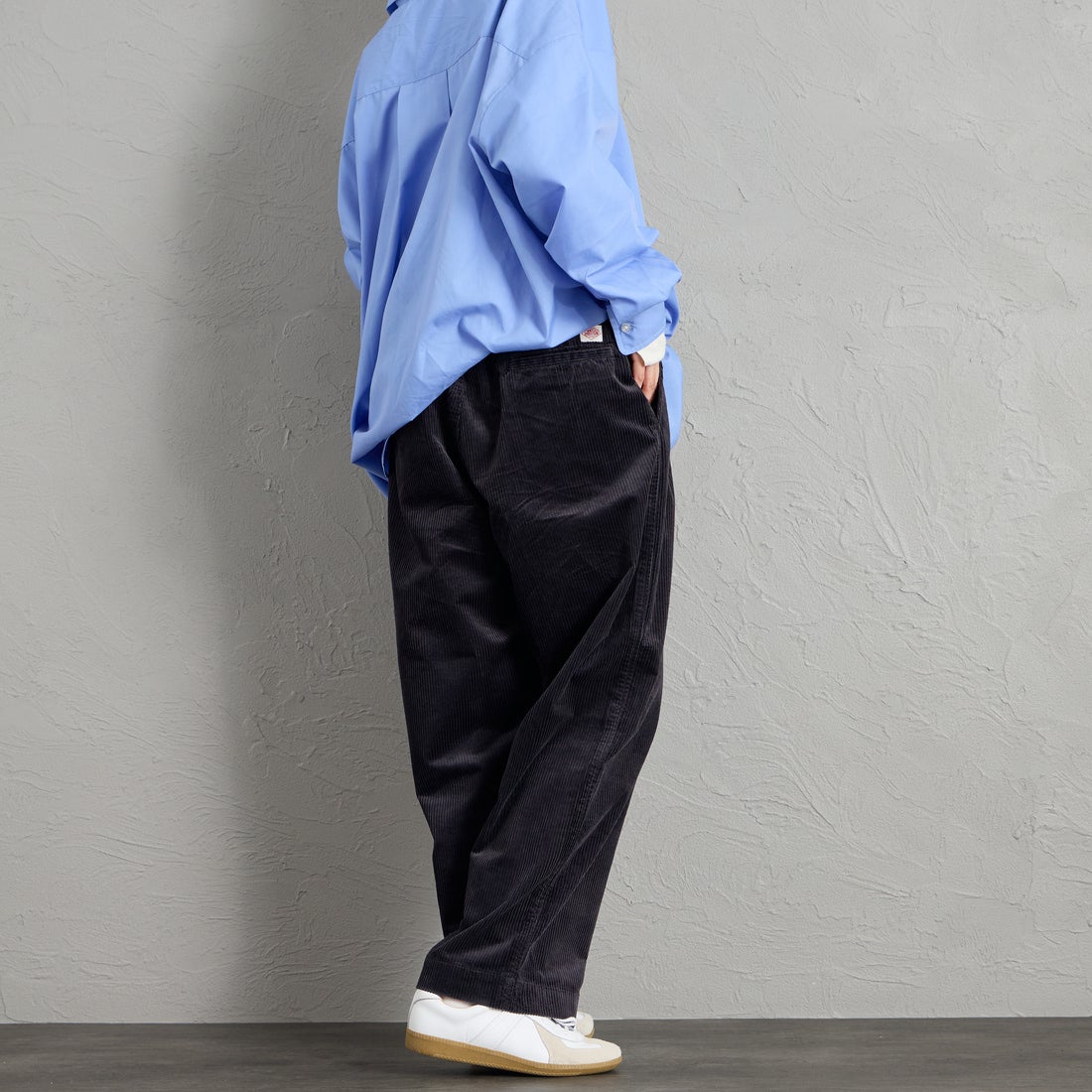 DANTON [ダントン] コーデュロイイージーパンツ [DT-E0318CDU] CHARCOAL &&モデル身長：159cm 着用サイズ：36&&
