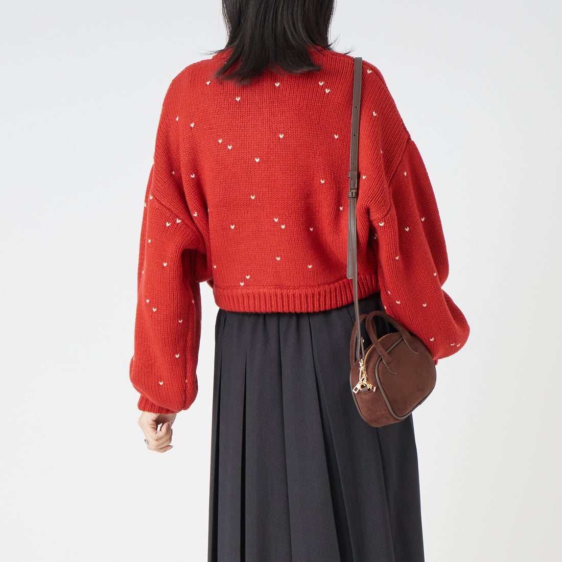 WILLFULLY [ウィルフリー] ショート ハートドットジャカード リバーシブルニットカーディガン [2622-NT-20] RED/TAN &&モデル身長：162cm 着用サイズ：F&&