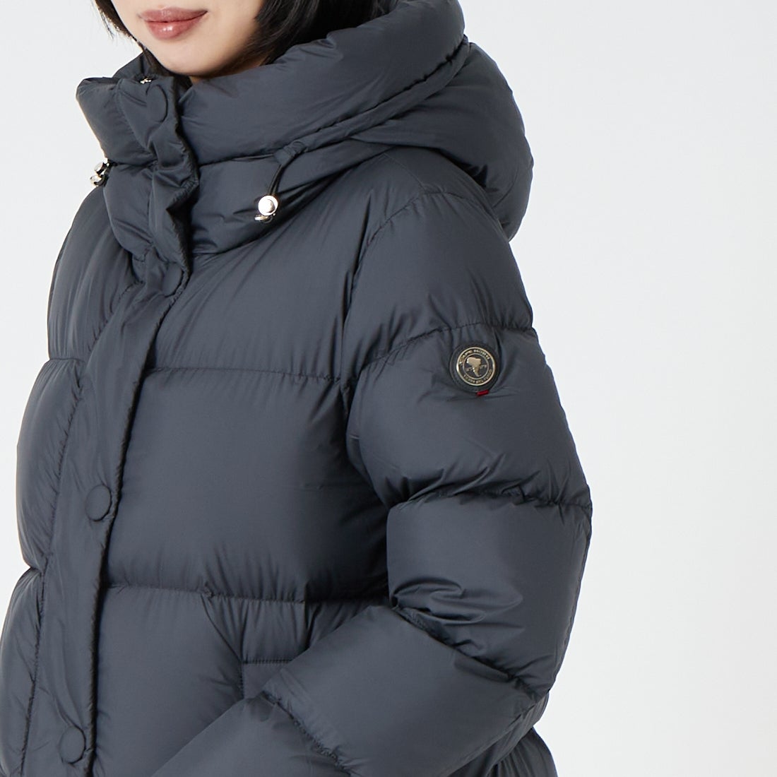 CAPE HORN [ケープホーン] ESQUEL / エスケル ダウンジャケット [D2542] 500 BLACK &&モデル身長：162cm 着用サイズ：40&&