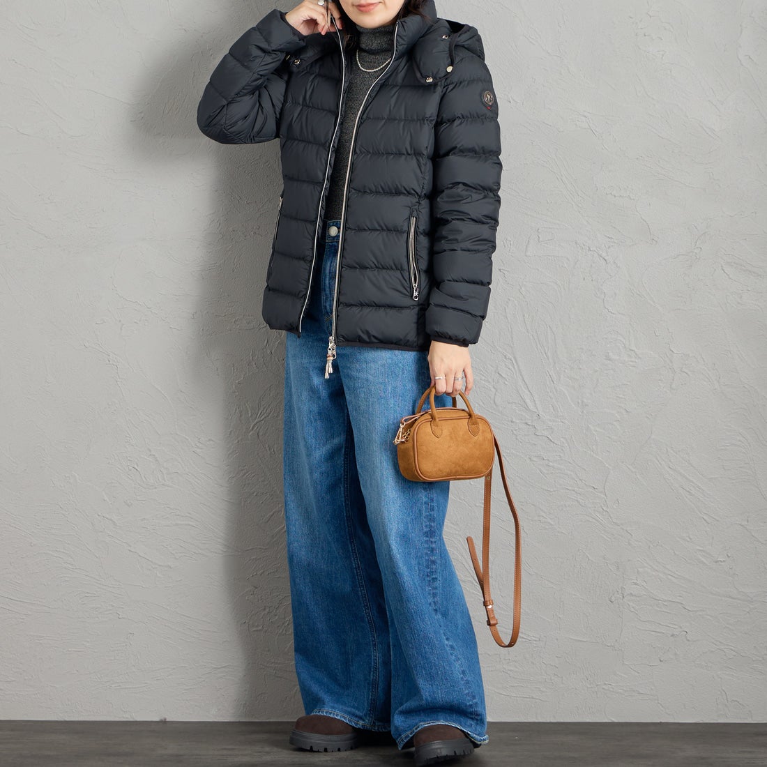 CAPE HORN [ケープホーン] MATT STELLA / マット ステラ ダウンジャケット [D2560] 501 BLACK &&モデル身長：160cm 着用サイズ：42&&
