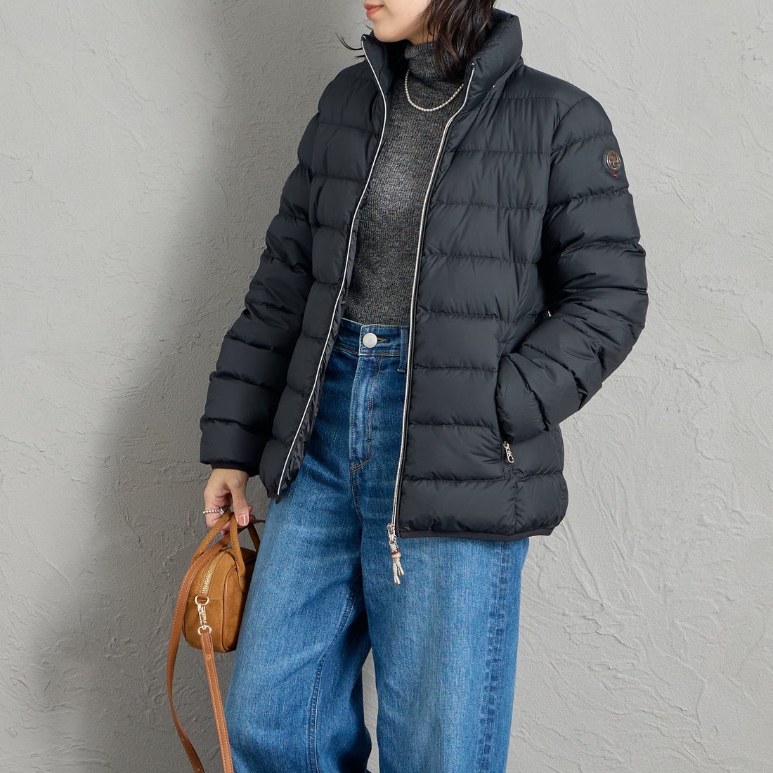 CAPE HORN [ケープホーン] MATT STELLA / マット ステラ ダウンジャケット [D2560] 501 BLACK &&モデル身長：160cm 着用サイズ：42&&