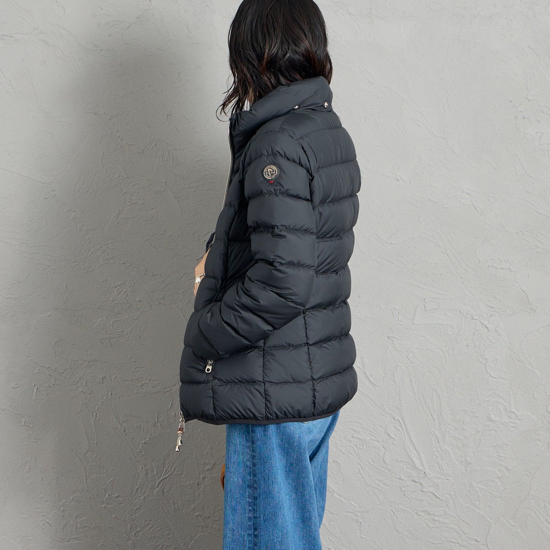 CAPE HORN [ケープホーン] MATT STELLA / マット ステラ ダウンジャケット [D2560] 501 BLACK &&モデル身長：160cm 着用サイズ：42&&
