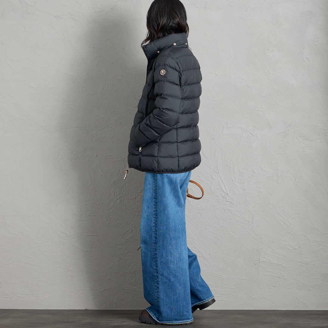 CAPE HORN [ケープホーン] MATT STELLA / マット ステラ ダウンジャケット [D2560] 501 BLACK &&モデル身長：160cm 着用サイズ：42&&