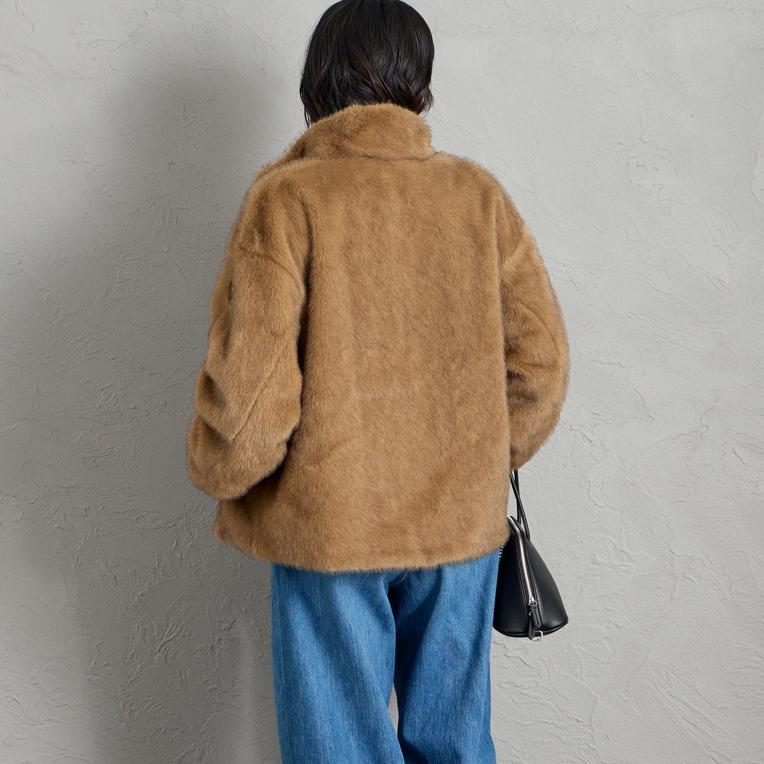 CAPE HORN [ケープホーン] ISLUGA / イスルガ ショートファージャケット [D2596] 118 KAKI &&モデル身長：160cm 着用サイズ：40&&