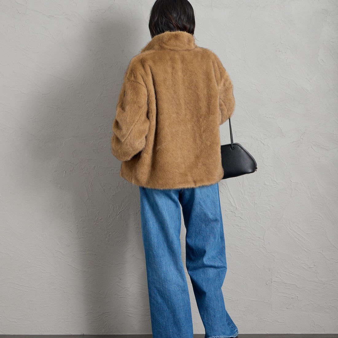 CAPE HORN [ケープホーン] ISLUGA / イスルガ ショートファージャケット [D2596] 118 KAKI &&モデル身長：160cm 着用サイズ：40&&
