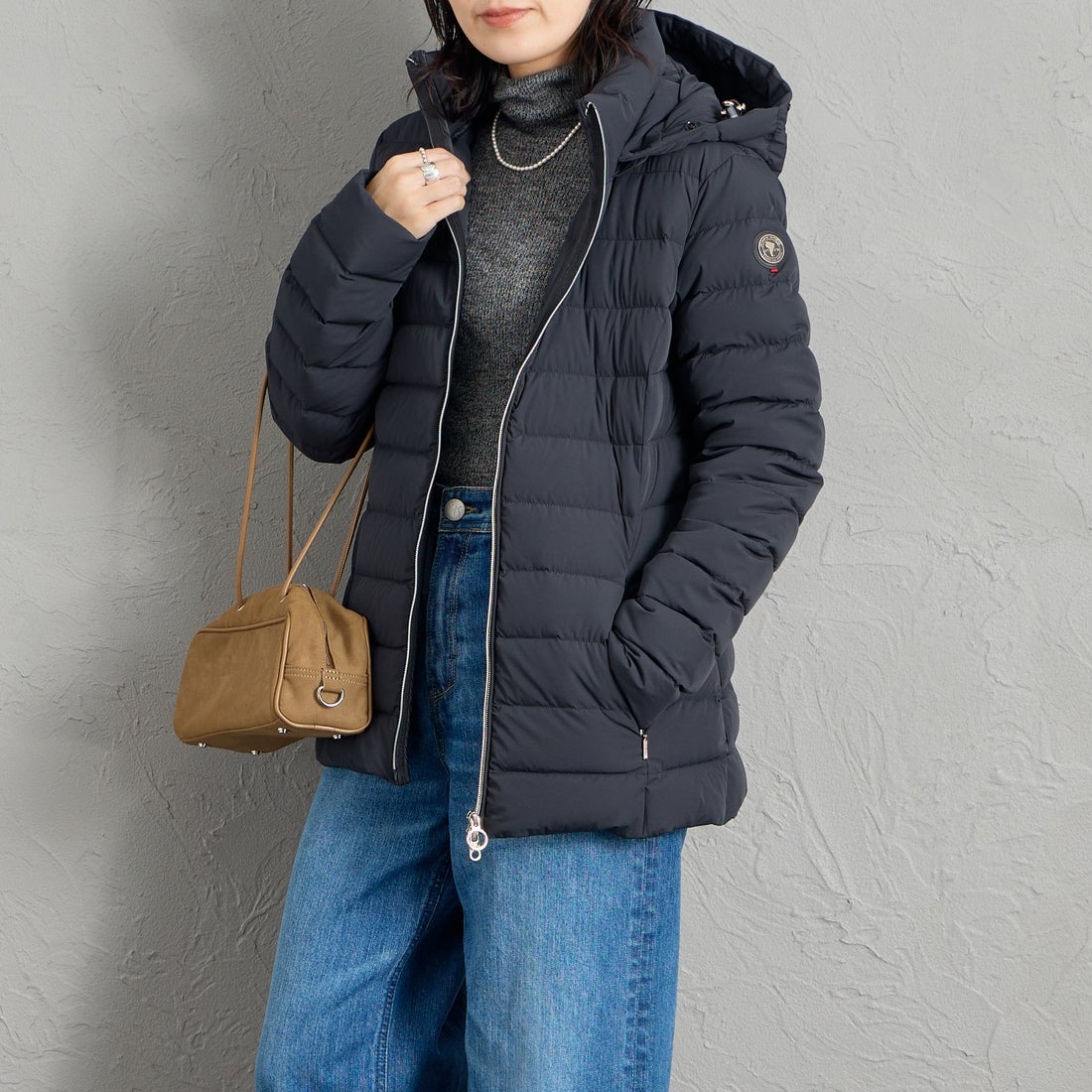 CAPE HORN [ケープホーン] SALTA MURMASKY / サルタ マーマスキー ダウンジャケット [D2576] 501 BLACK &&モデル身長：160cm 着用サイズ：44&&