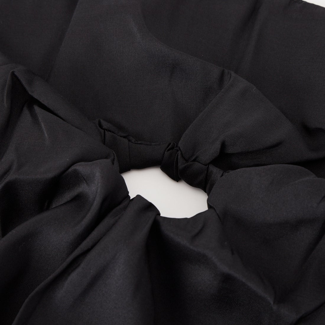 heyep [ヘイップ] シルクスクエア ラージシュシュ [HP0224] BLACK