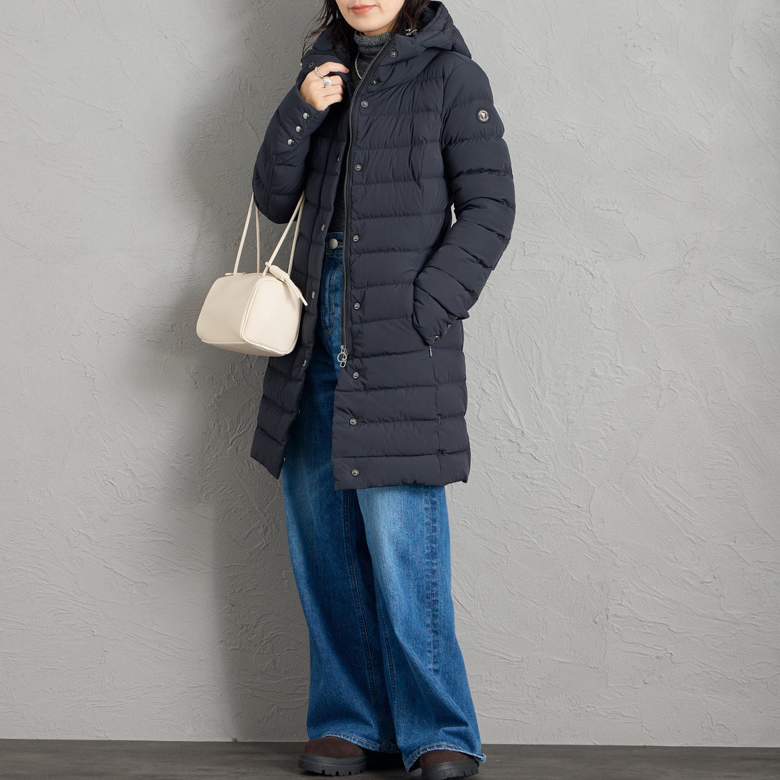 CAPE HORN [ケープホーン] SANTACRUZ / サンタクルーズ ダウンコート [D2570] 500 BLACK &&モデル身長：160cm 着用サイズ：42&&